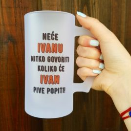 Krigla s prilagođenim natpisom kao poklon.