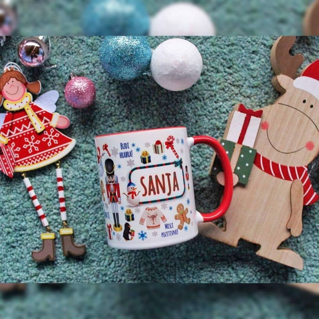 Personalizirane božićne šalice za poklon